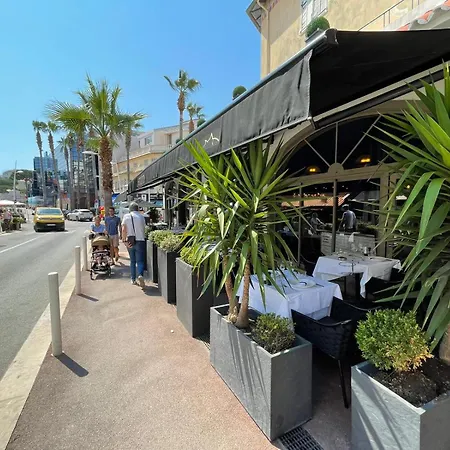 Urban Riviera Les Pins - Queen * ז'ואן-לה-פינס
